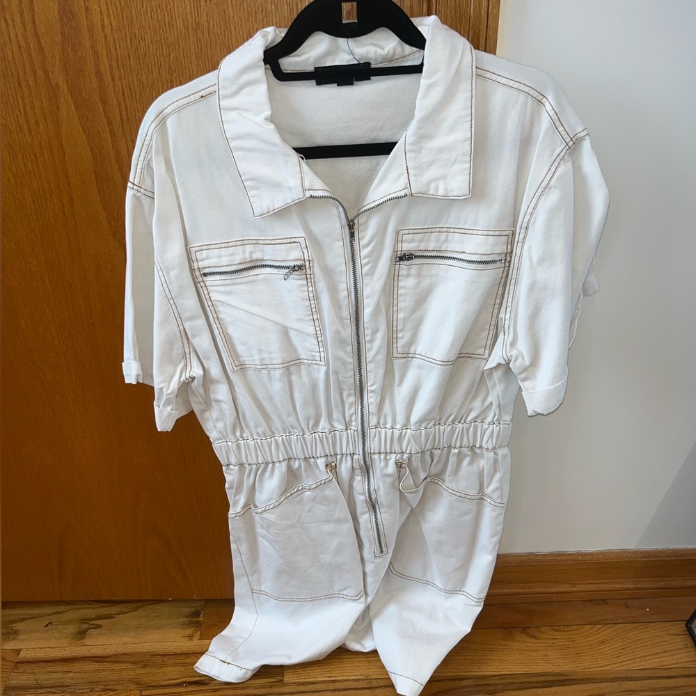 Beige jean material dress with pockets!!